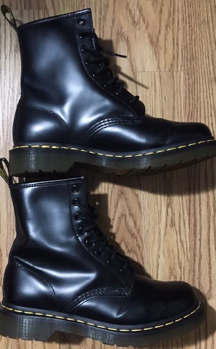 Dr Martens 1460 W Lace Up Combat Boots Smooth Black Leather Women Size 7 US NWOB - Picture 2 of 17