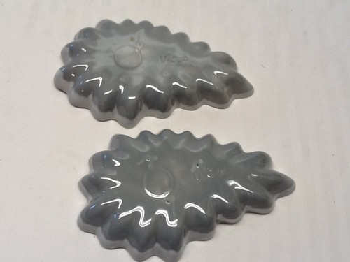 Vintage Hull Pottery Grey Foam Drip Matching Candle Holders - Picture 9 of 12