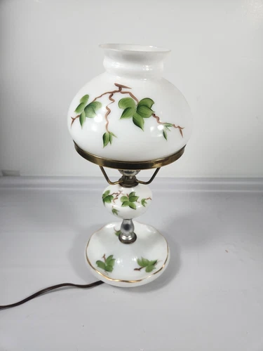 Vtg Hand Painted Milk Glass Table Lamp Ivy Leaves with Trinket Tray White Green