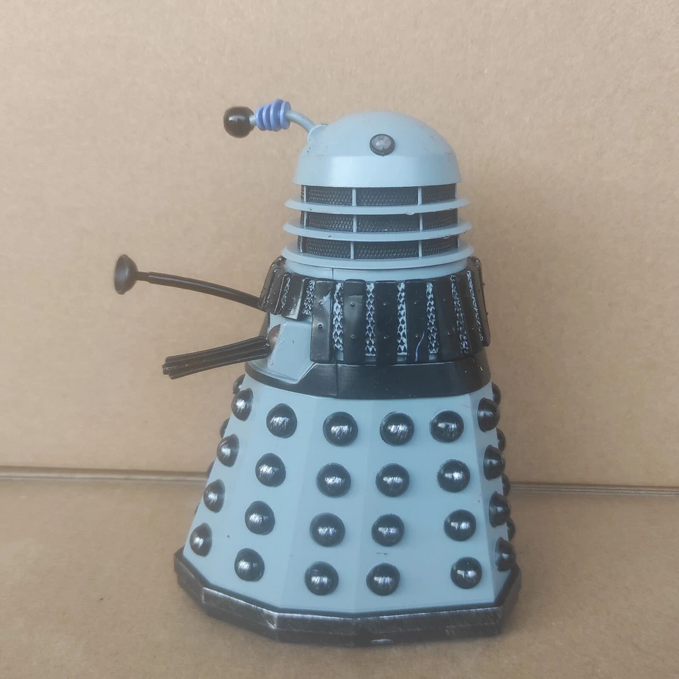 Doctor Who Dalek figure 5" old loose - Imagem 2 de 4