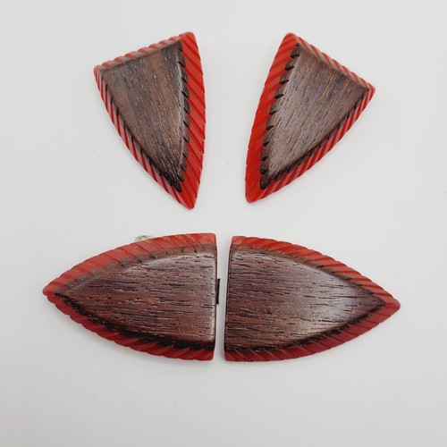 Vintage rote Kunststoff & Holz Kleiderclips & defekter Gürtelhaken - Bild 1 von 7