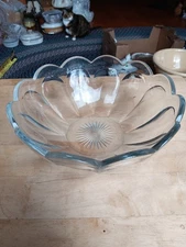 VTG HEISEY CLEAR GLASS BOWL W/ SCALLOPED EDGE. 1109