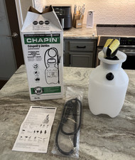 Chapin 1 Gallon/4L Lawn and Garden Sprayer, Brand New In-Box