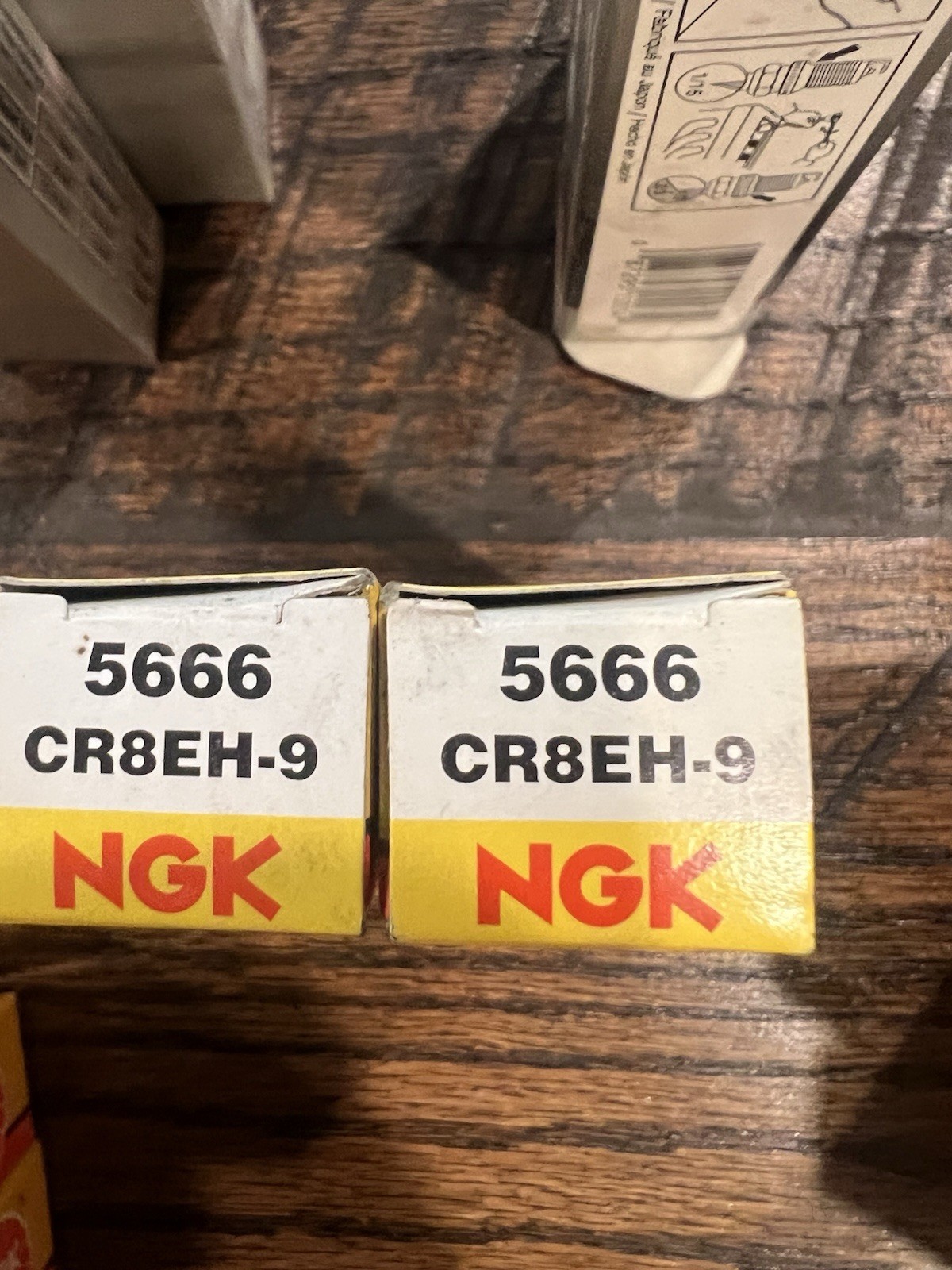 New CR8EA-9 Spark Plug NGK 5666