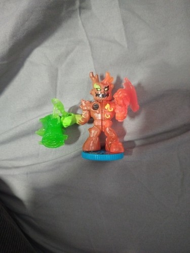 Legends of Akedo Burndown, Tricer Chops, Cyro Prime und Trainingsfiguren - Bild 3 von 5