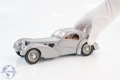 Solido - 1:18 Bugatti Type 57 SC Atlantic Grey 1937 - Diecast
