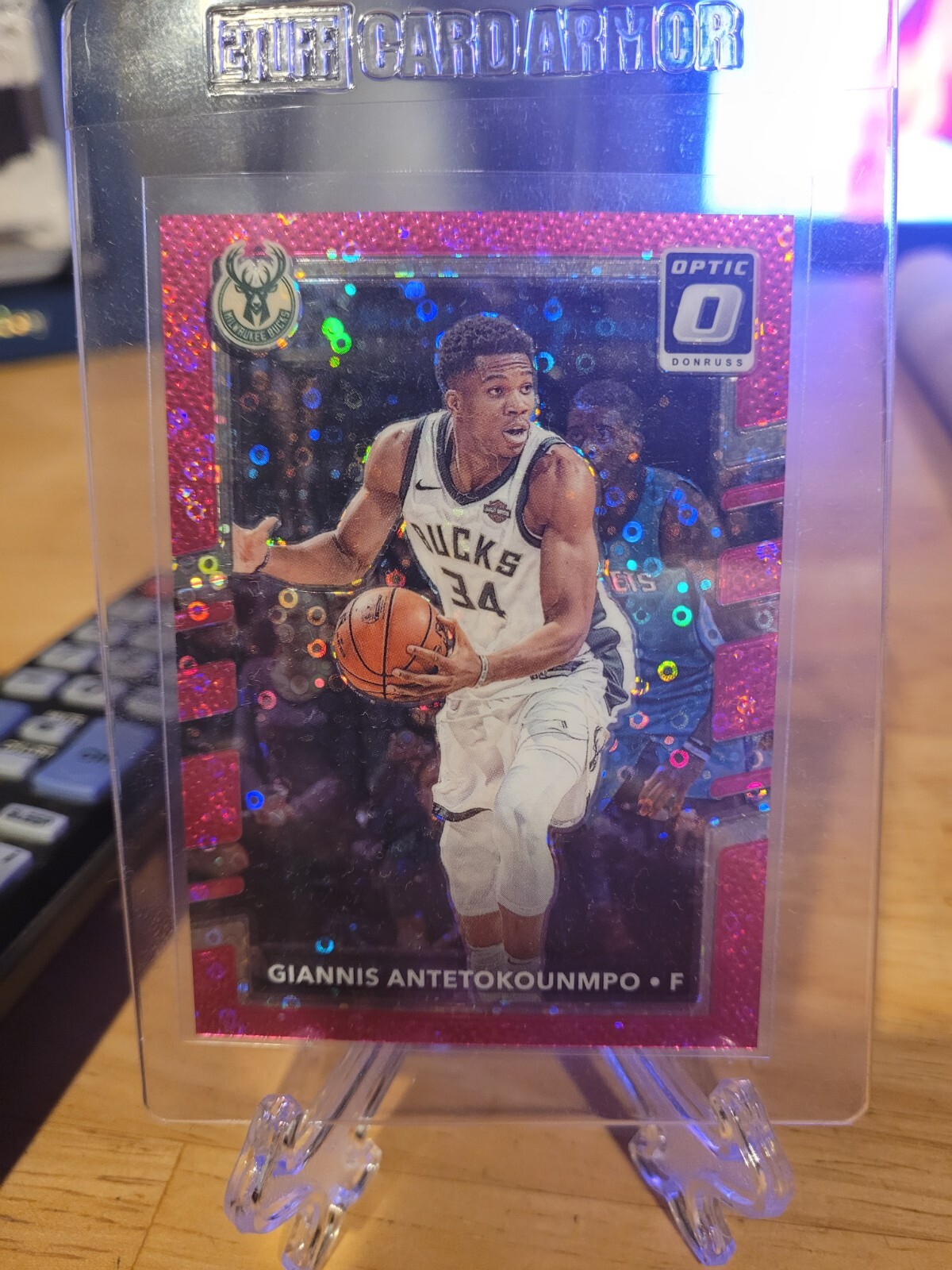 17 18 Panini Optic Fastbreak Pink 12/20 Giannis Antetokounmpo