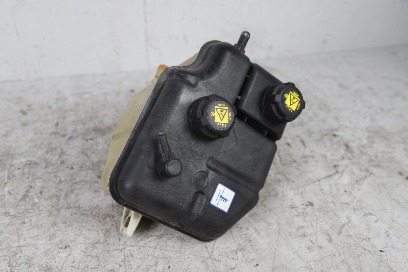 2014-2020 Maserati Ghibli M157 3.0L Engine Radiator Coolant Expansion Tank OEM