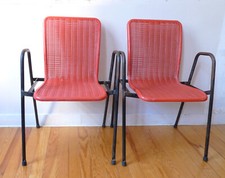 2 FAUTEUILS FANTASIA EN ACIER TUBULAIRE / PLASTIQUE ROUGE année 60 VINTAGE 1960