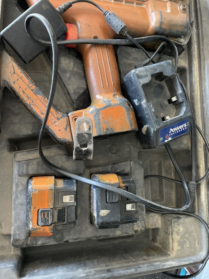 Powers TrakIt C3 Nail Gun Fastener Tool w/2 Batteries & Charger in
