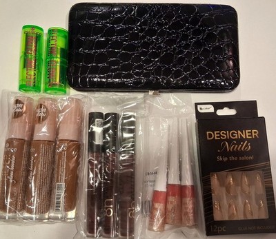 Essence Makeup Set Eyeshadow Palette Lip Gloss Highlighter + 12pc False Nails