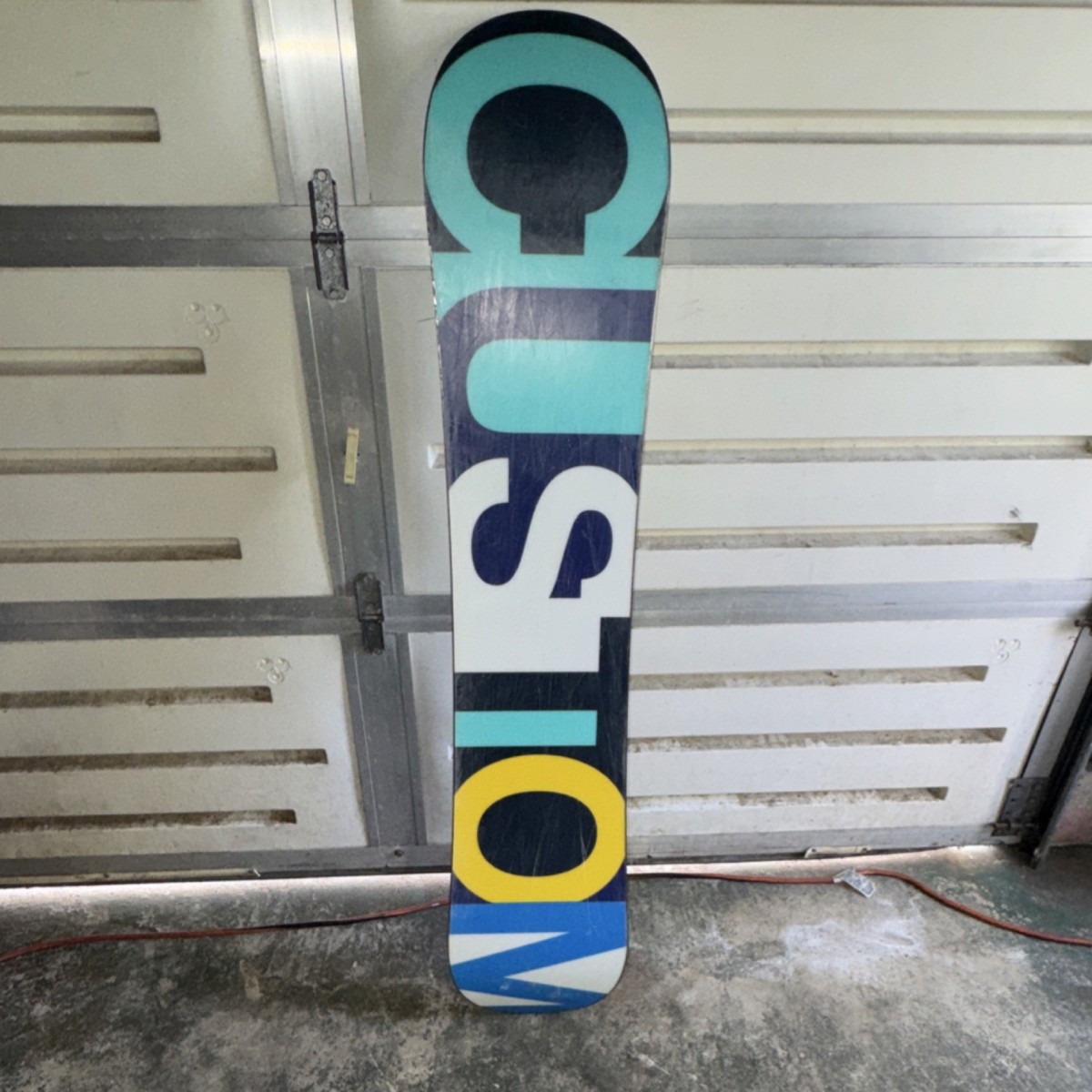 burton custom smalls snowboard 140cm Burton Custom Smalls All-Mountain Snowboard 140cm Blue Yellow Black Kids