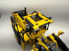 LEGO Technic Volvo L350F Wheel Loader 42030 Retired 2014 COMPLETE w/ Instruction