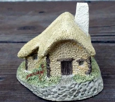 David Winter Cottages Moorland Cottage Hand Painted Figurine Made in England