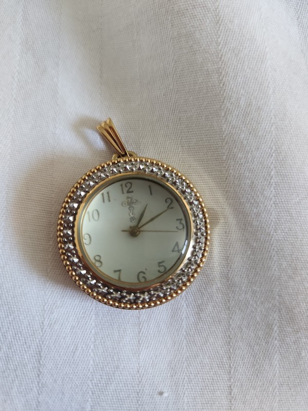 Avon Pendant Watch Womens White Dial Gold Tone Locket Needs Battery