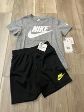Size 5 Nike Air Kids Boys T-Shirt & Shorts 2 Pc Set Set NWT