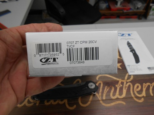 Zero Tolerance 0707 Flipper Knife CPM 20CV Plain Edge Blade CF/Ti Handle USA - Picture 9 of 9