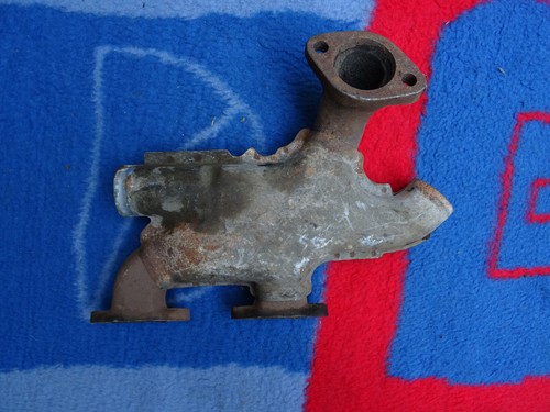 Auspuffkrümmer Abgaskrümmer mit Ummantelung für die Heizung des Trabant