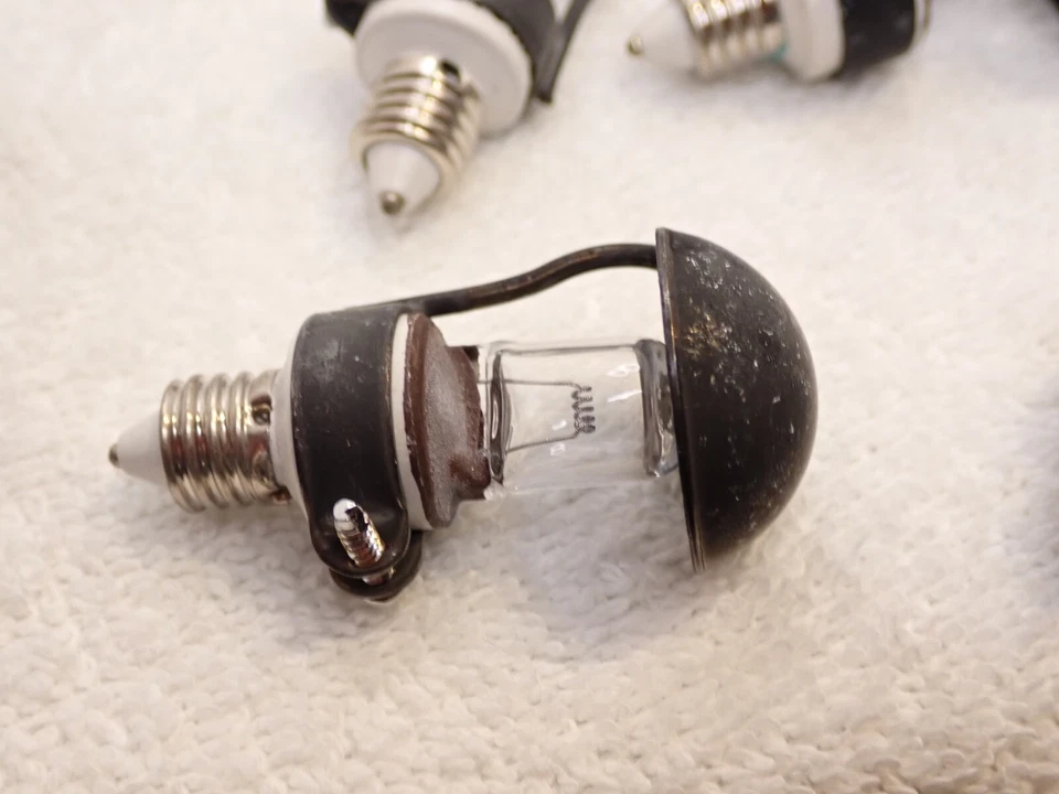 Set of 4 Black Umbrella JD 24V 40W/E Skytron Surgical Shadowless Light Bulb Lamp - Image 3 of 4