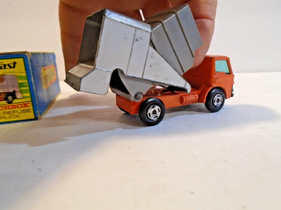 Matchbox Superfast 7 Refuse Truck in Box - Transitional Vintage 1970 Lesney - Image 3 of 4