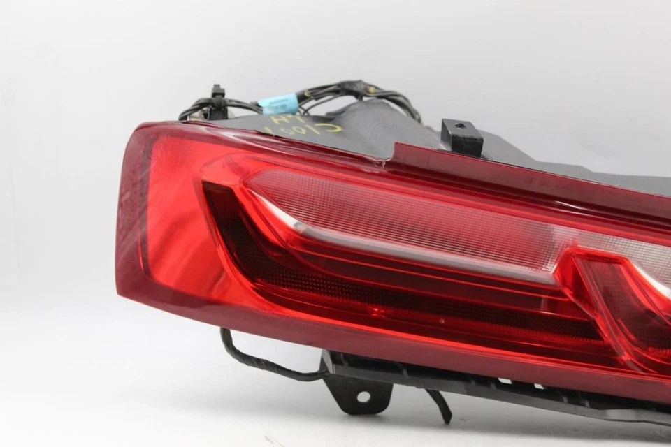 Luz trasera izquierda montada en cuarto para Chevrolet Camaro 2016-2018 OEM 33753 Foto 3 de 4