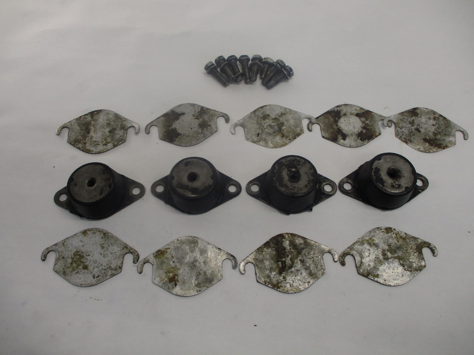 1994 SEADOO XP650 XP 650 MOTOR ENGINE MOUNTS DAMPERS WITH BOLTS eBay