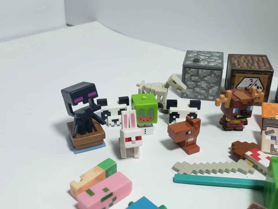 Minecraft Figures Parts & Accessories Toy Lot - Image 4 of 4