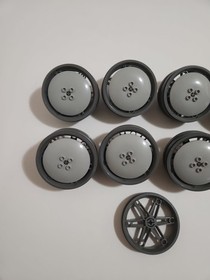 LEGO Star Wars: Clone Turbo Tank (8098) - INCOMPLETE - WHEELS ONLY Lot Of 8