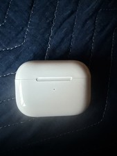 Apple AirPods Pro.  Precio 260