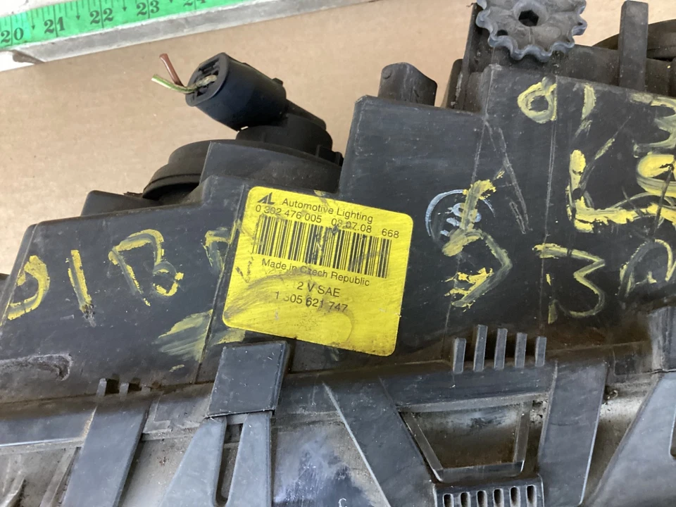 Conjunto de faros y luces marcadoras de giro izquierdo BMW 325i 2001-2004 Foto 4 de 4