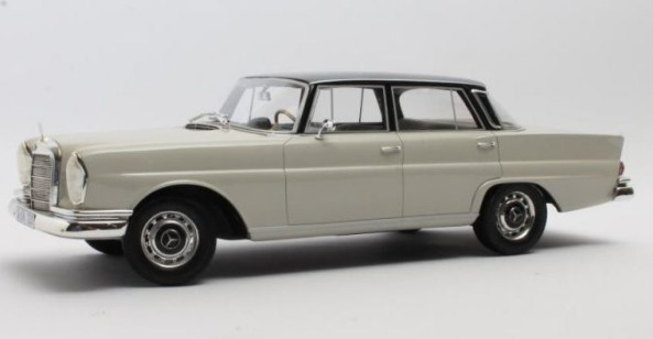 Miniature Mercedes Benz 220SE W111 Cult Models 1/18 blanche