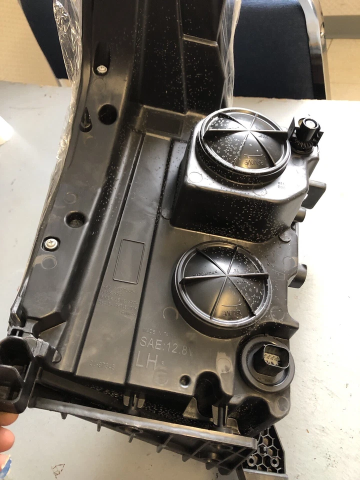 2017-2020 GMC Yukon Headlight Assembly LH. Side New - Image 4 of 4