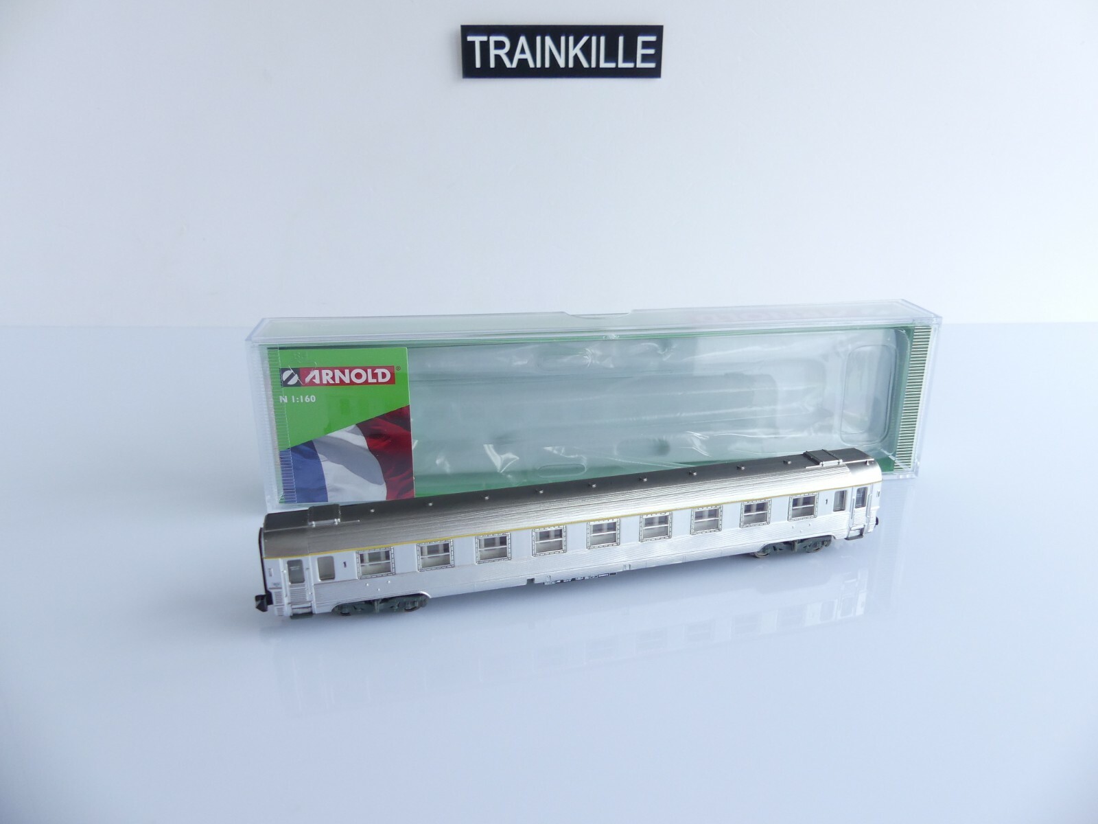 Voiture voyageurs DEV Inox SNCF Arnold HN4321-2 miniature haut de gamme