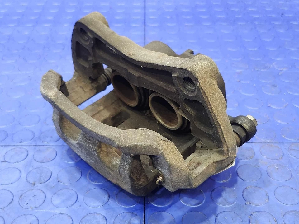 Conjunto de pinza de freno delantera derecha lado pasajero Nissan 370Z 09-20 OEM Foto 3 de 4