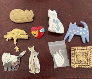 Collectible Cat Jewelry & Pins Lot of 9 Metal Ceramic Plastic Assorted Designs