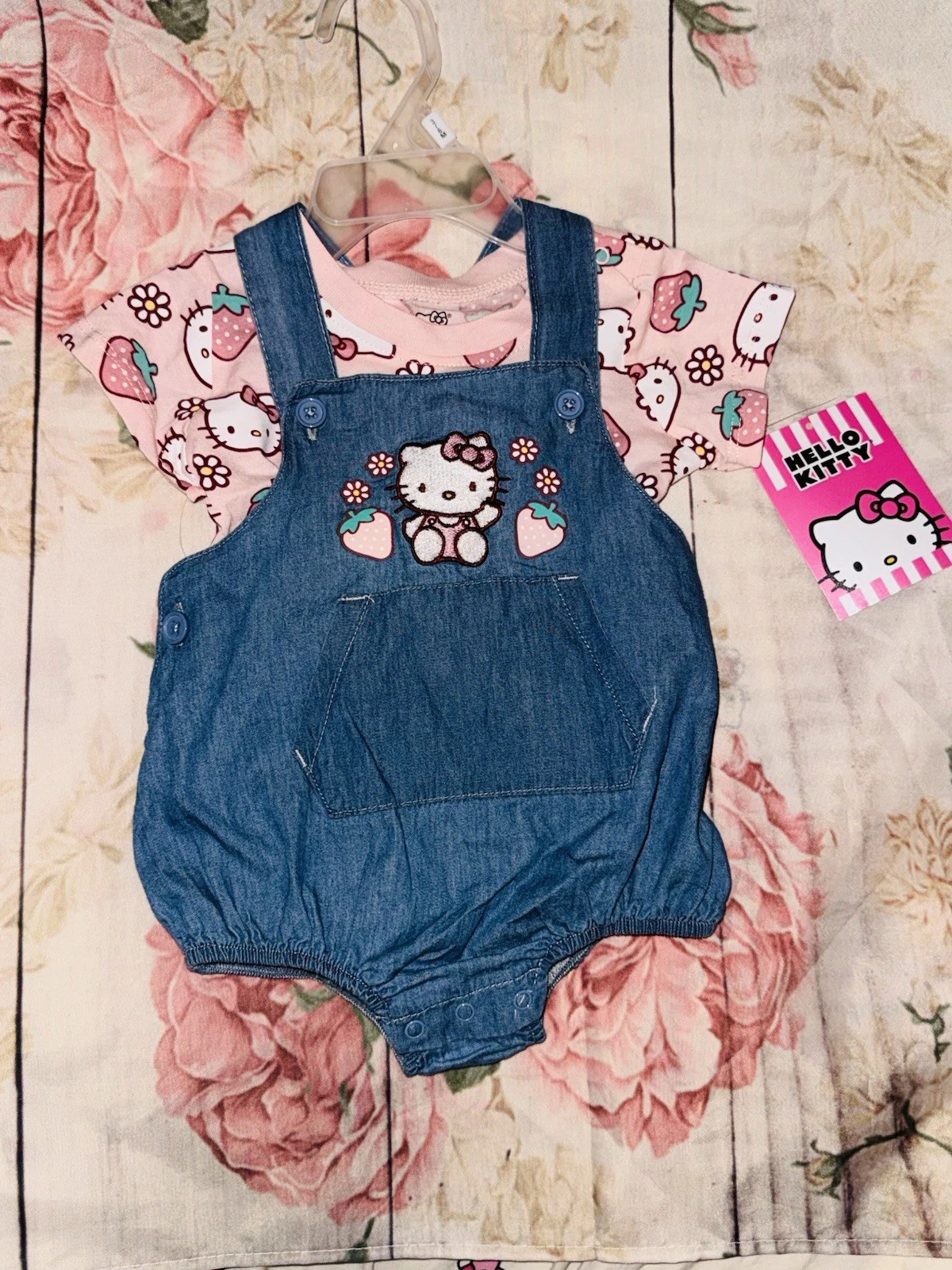 Hello Kitty Baby Girl Clothes 2 Pc Set Romper Overall Embroidered 3/6 Months NWT
Opens in a new wind