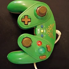 Nintendo Zelda Link Wired Fight Pad Remote Control for Wii Green 085-006 used.
