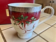 MIKASA PALATIAL HOLLY PLATINUM SET OF 4 FOOTED MUGS NEW IN BOX 2 SETS AVAILABLE