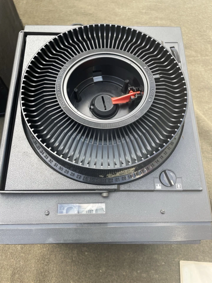 Vintage Bell & Howell Ringmaster Sound~ Slide Projector Viewer Model # 796 - Image 4 of 4