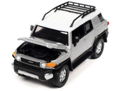 2007 Toyota FJ Cruiser Titanium Silver Metallic with White Top and Roofrack ''Cla