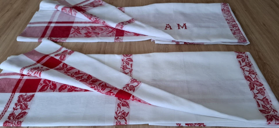 Lot de 2 anciennes belles nappes vigneronnes avec liteaux rouges feuilles fleurs - Photo 2/4