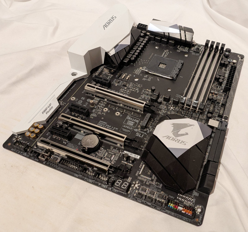 Gigabyte GA-AX370-Gaming 5 Motherboard AMD X370 Socket AM4 DDR4 M.2 ATX USB 3.1