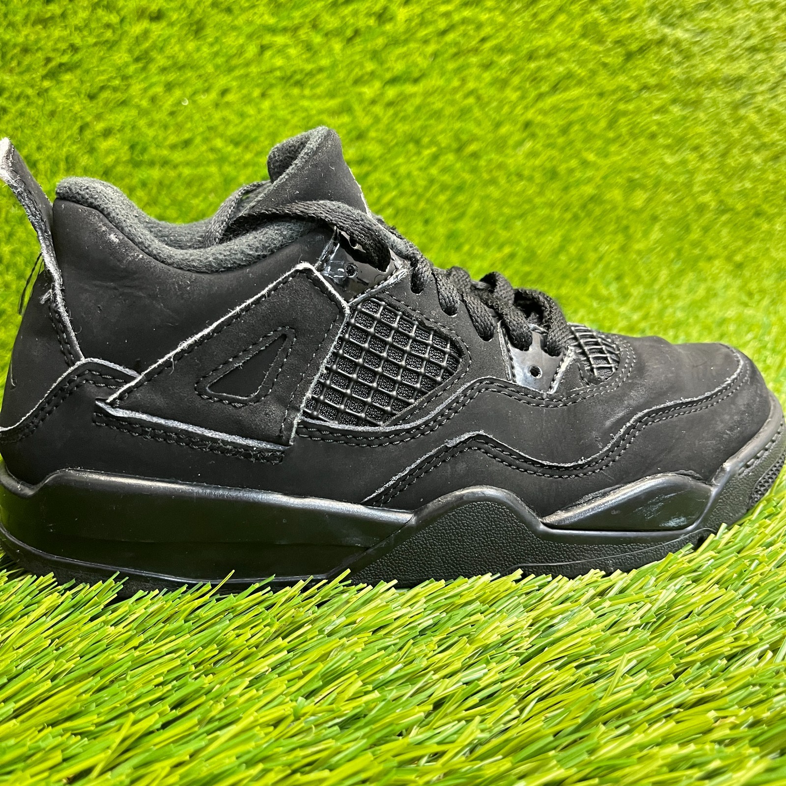 Nike Air Jordan 4 Retro Boys Size 1Y Black Cat Athletic Leat