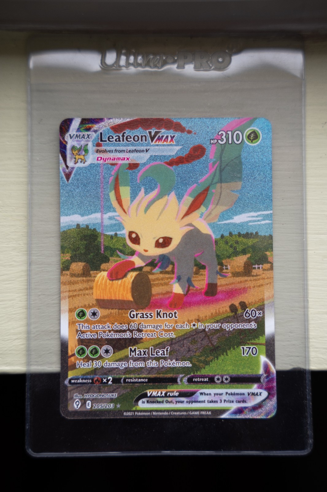 Pokemon TCG Leafeon VMAX Alternate Art 205/203 Evolving Skies Secret Rare NM