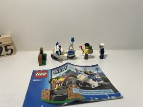 LEGO CITY: Crook Pursuit (60041)