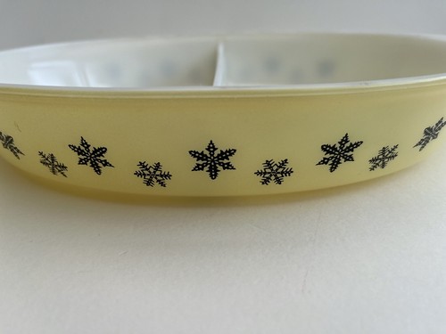 VINTAGE PYREX YELLOW SNOWFLAKE DIVIDED SERVING DISH - GREAT CONDITION - Picture 4 of 6