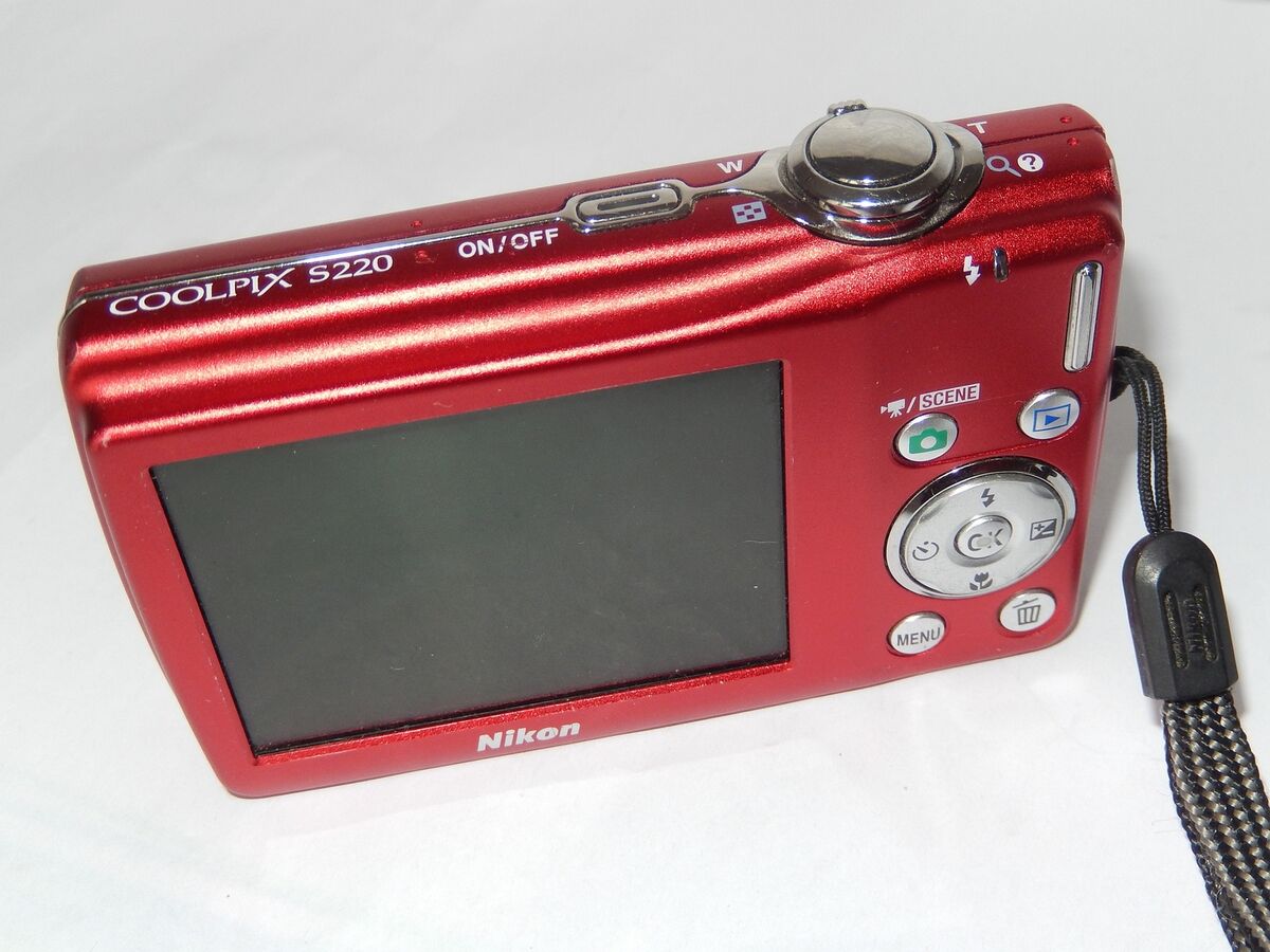 尼康 COOLPIX S220 10.0MP 3 倍光学变焦 CCD 数码相机 - 100 尼康 COOLPIX S220 10.0MP 3 倍光学变焦 CCD 数码相机 - 100