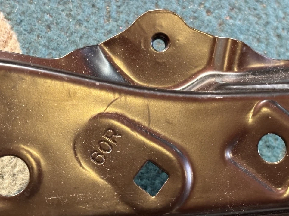 Lexus NX200T/NX300/NX300H 2015-2021 soporte subconjunto, diestro nuevo OEM 53202-78010 Foto 4 de 4