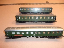 VINTAGE ROCO SET OF 3 CARS; 1ST & 2ND CLASS; SPEISERAUM; 2ND CLASS PASSENGER