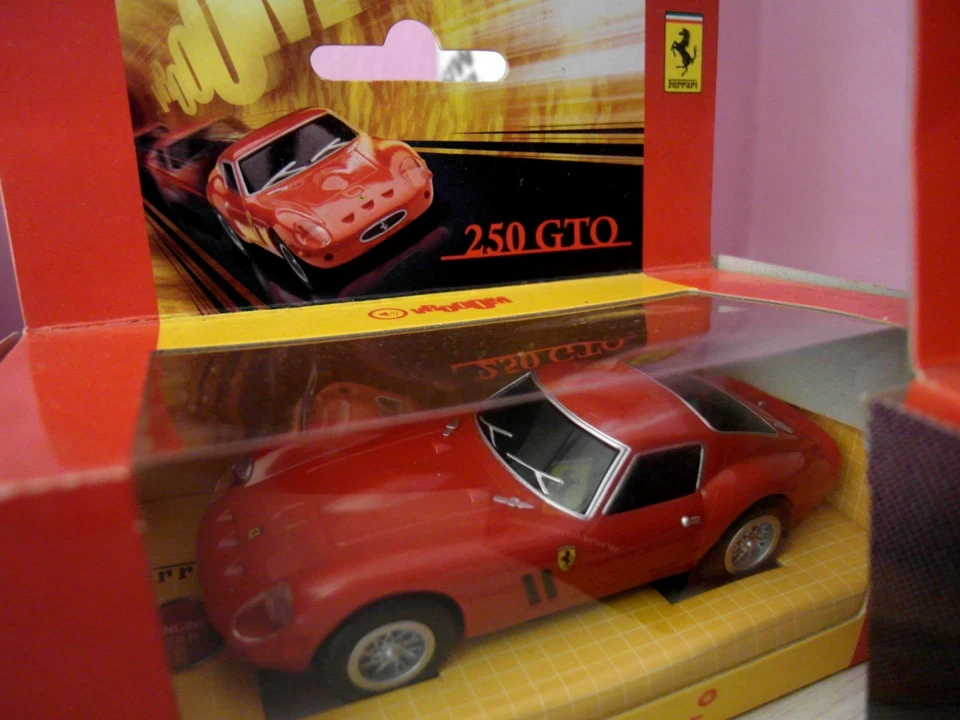 Ferrari Automodello - Rosso F40 e 250 GTO auto collezione retrocarica vintage ne - Immagine 4 di 4